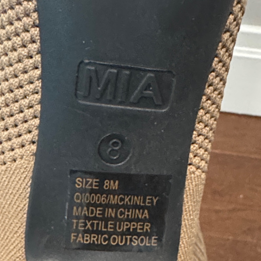NWT MIA Women’s Tan Ankle Knit Boots Size 8 - Picture 6 of 7